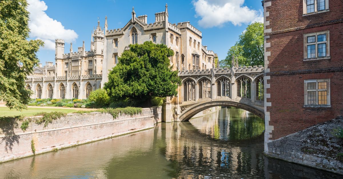 Picturesque view of St John's College with iconic bridge over the River Cam.